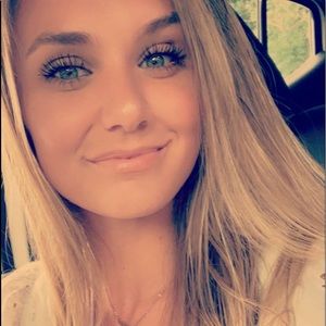 Meet your Posher, Kayla